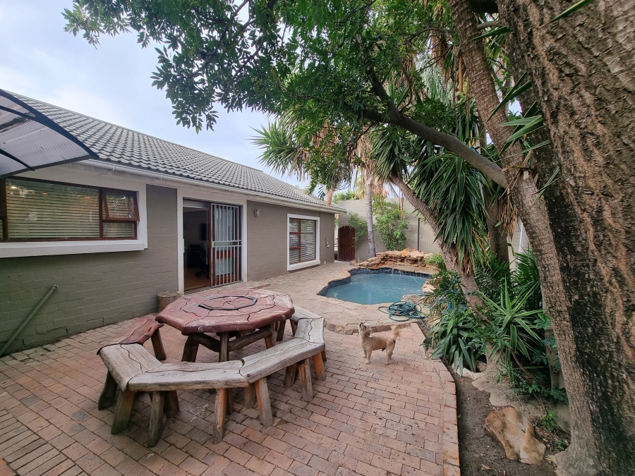 3 Bedroom Property for Sale in Dobson Western Cape